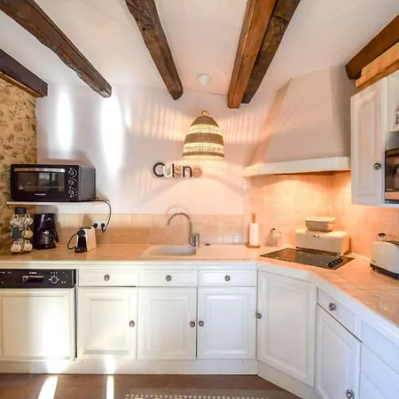 ホテル Domaine D'essendieras Saint-Médard-dʼExcideuil
