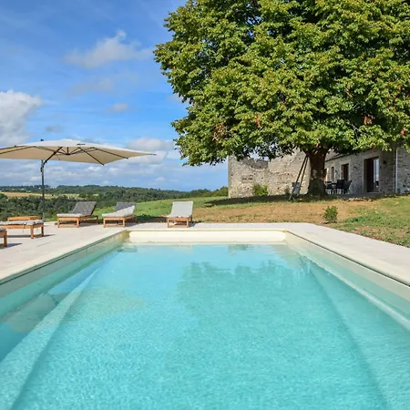 Domaine D'essendieras Hotel 3*