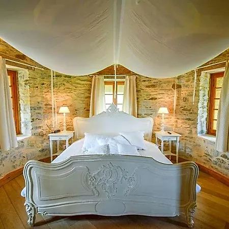 Domaine D'essendieras Hotel 3*