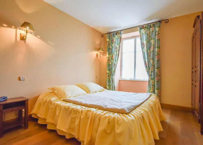 Hotel Domaine D'essendieras Saint-Médard-dʼExcideuil