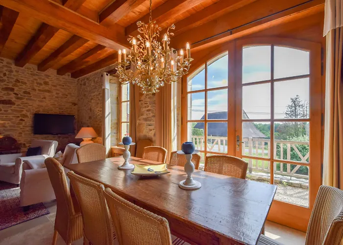 Hotel Domaine D'essendieras 3*